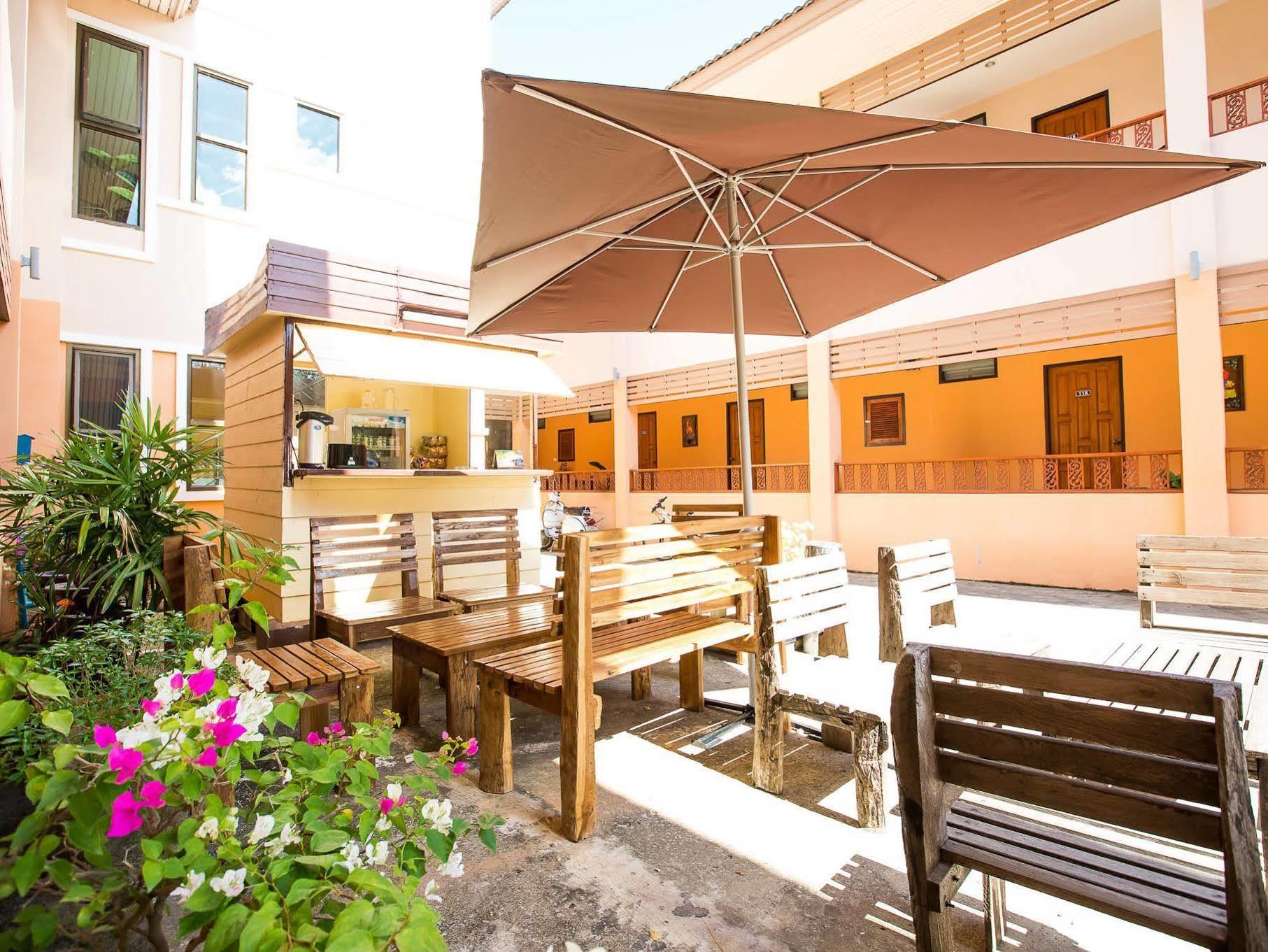 Banlanna Hotel Lampang Ngoại thất bức ảnh