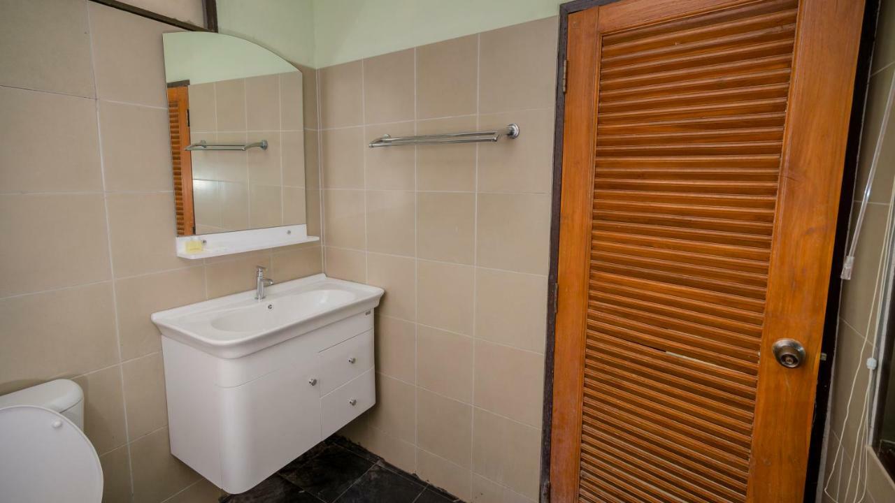 Banlanna Hotel Lampang Ngoại thất bức ảnh