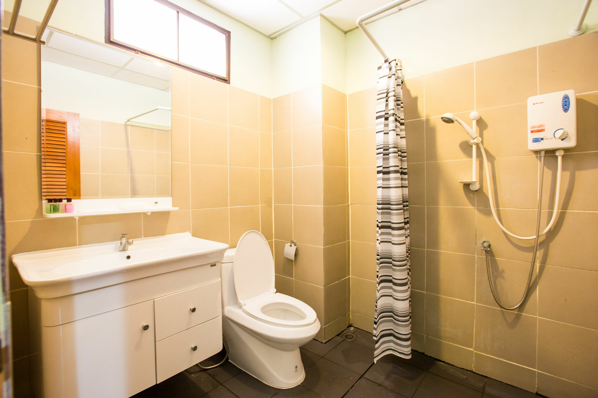 Banlanna Hotel Lampang Ngoại thất bức ảnh